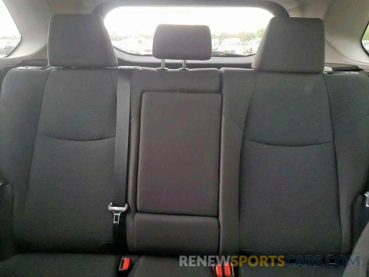 10 Photograph of a damaged car 2T3H1RFV5MC165083 TOYOTA RAV4 2021
