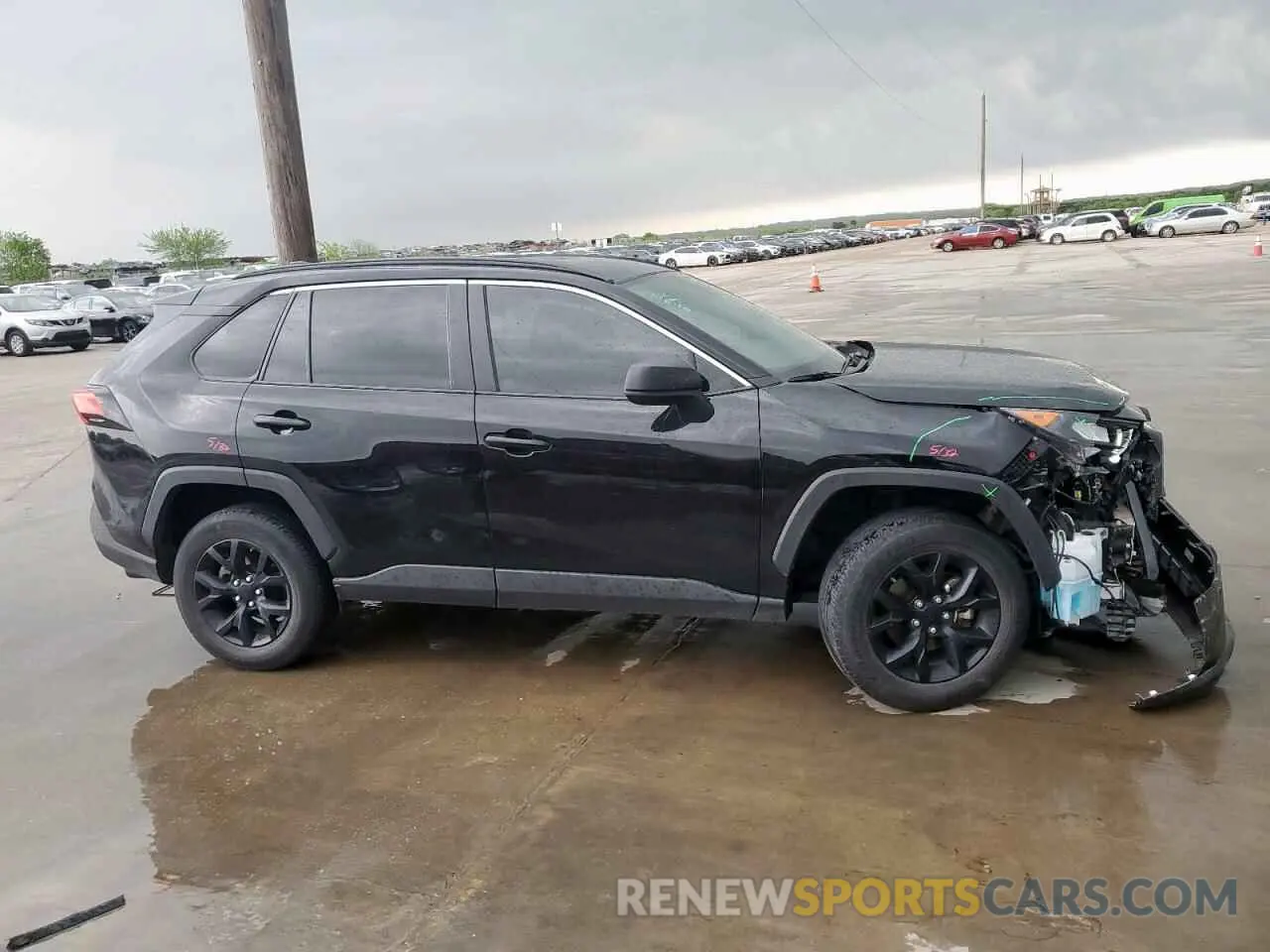 4 Photograph of a damaged car 2T3H1RFV5MC165083 TOYOTA RAV4 2021