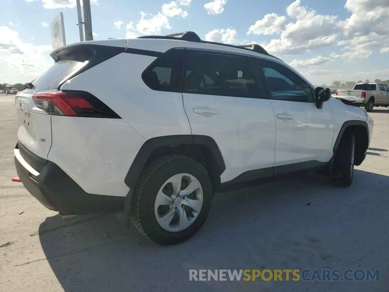 3 Photograph of a damaged car 2T3H1RFV5MC169487 TOYOTA RAV4 2021