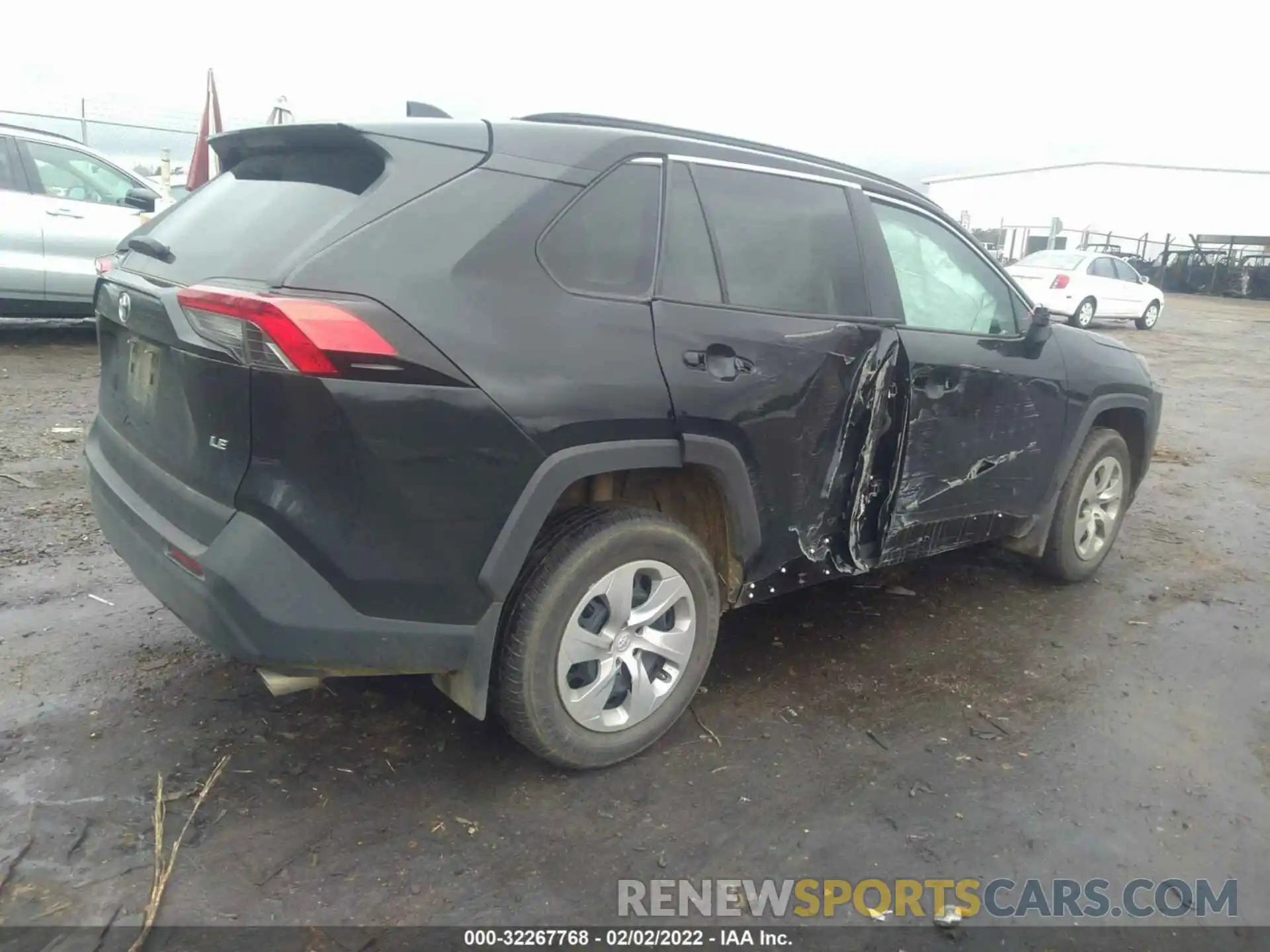 4 Photograph of a damaged car 2T3H1RFV5MW103858 TOYOTA RAV4 2021