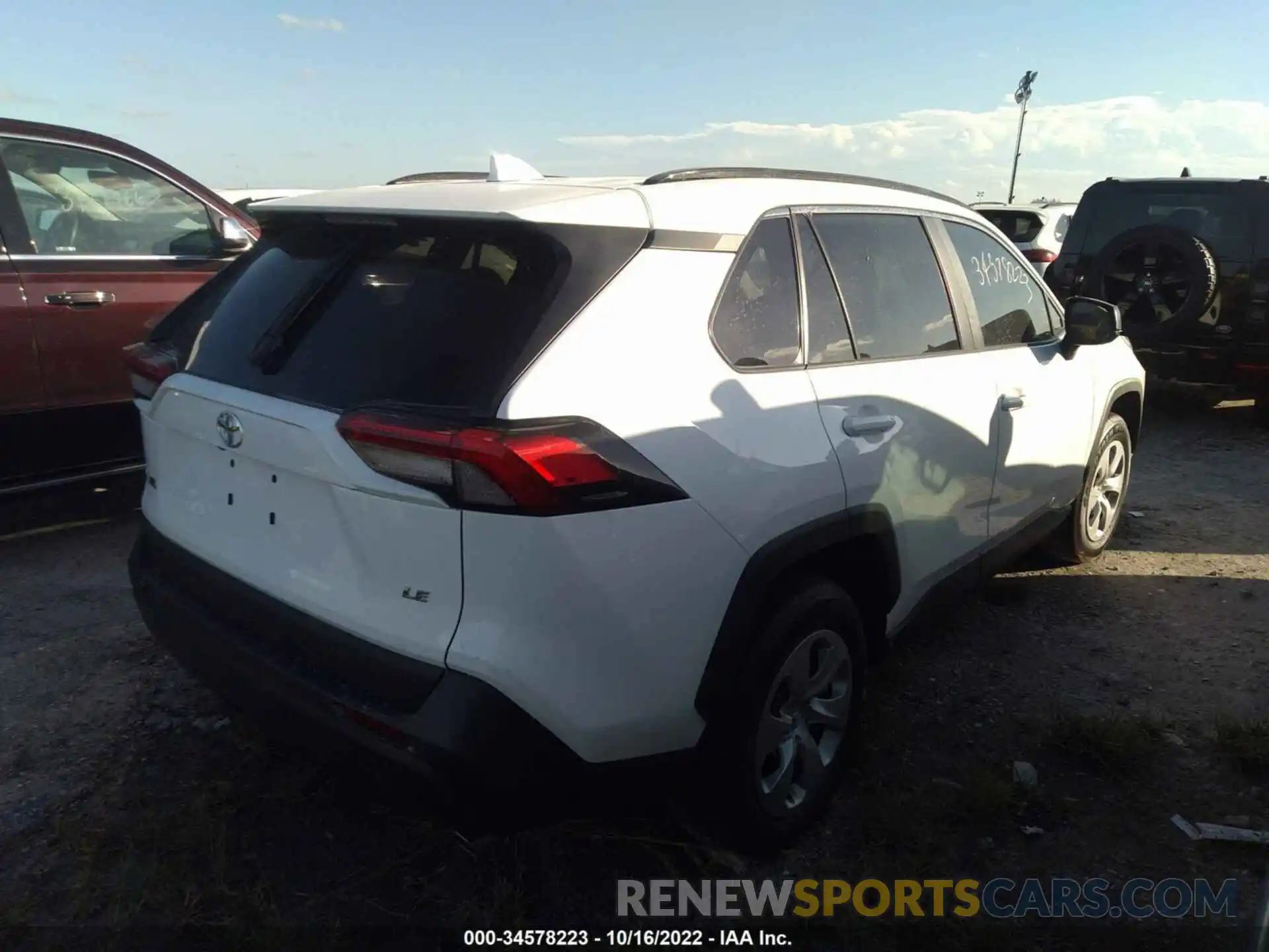 4 Photograph of a damaged car 2T3H1RFV5MW115511 TOYOTA RAV4 2021