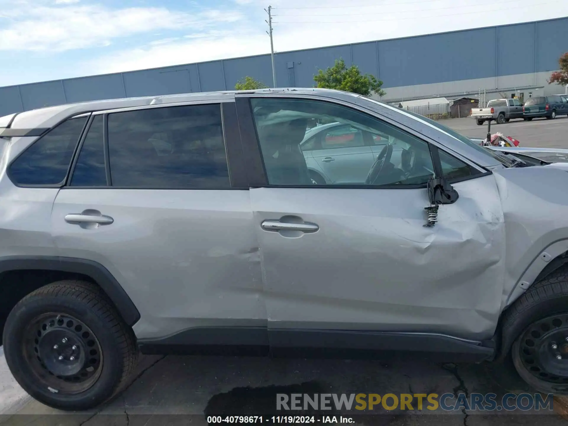 13 Photograph of a damaged car 2T3H1RFV5MW123821 TOYOTA RAV4 2021