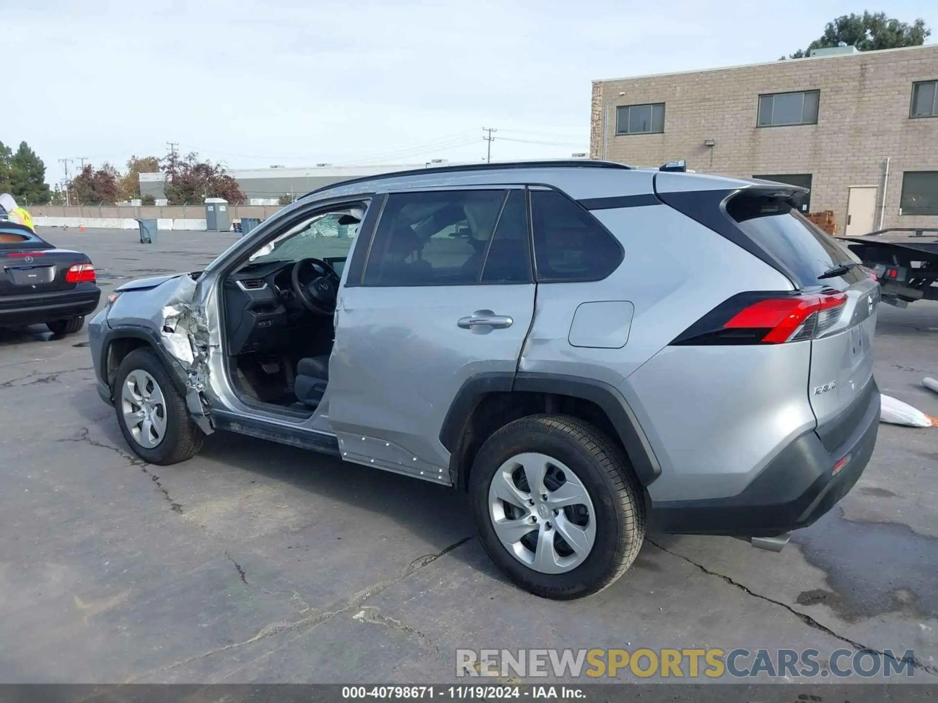 3 Photograph of a damaged car 2T3H1RFV5MW123821 TOYOTA RAV4 2021