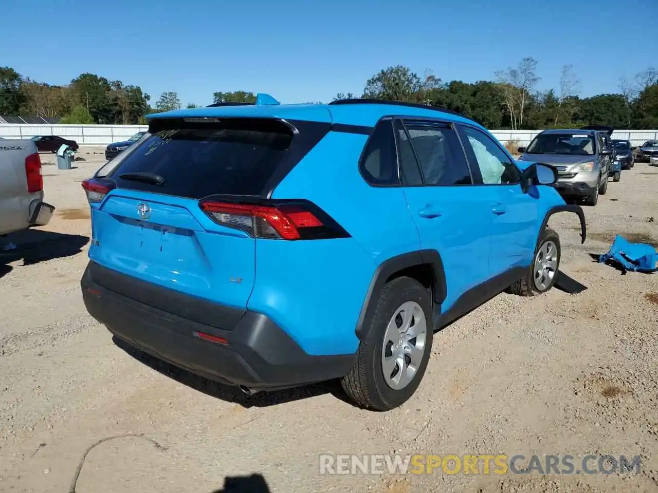 4 Photograph of a damaged car 2T3H1RFV5MW125262 TOYOTA RAV4 2021