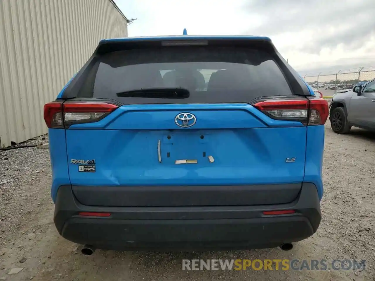 6 Photograph of a damaged car 2T3H1RFV5MW126671 TOYOTA RAV4 2021