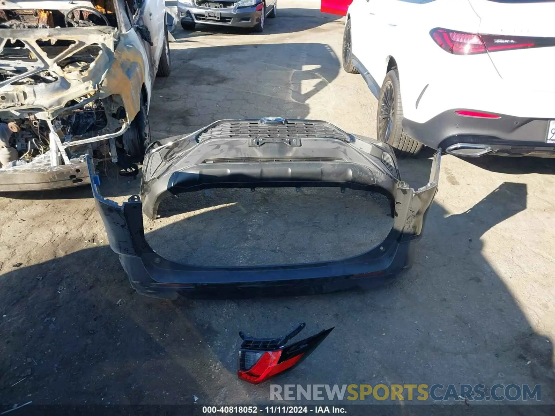 12 Photograph of a damaged car 2T3H1RFV5MW145768 TOYOTA RAV4 2021