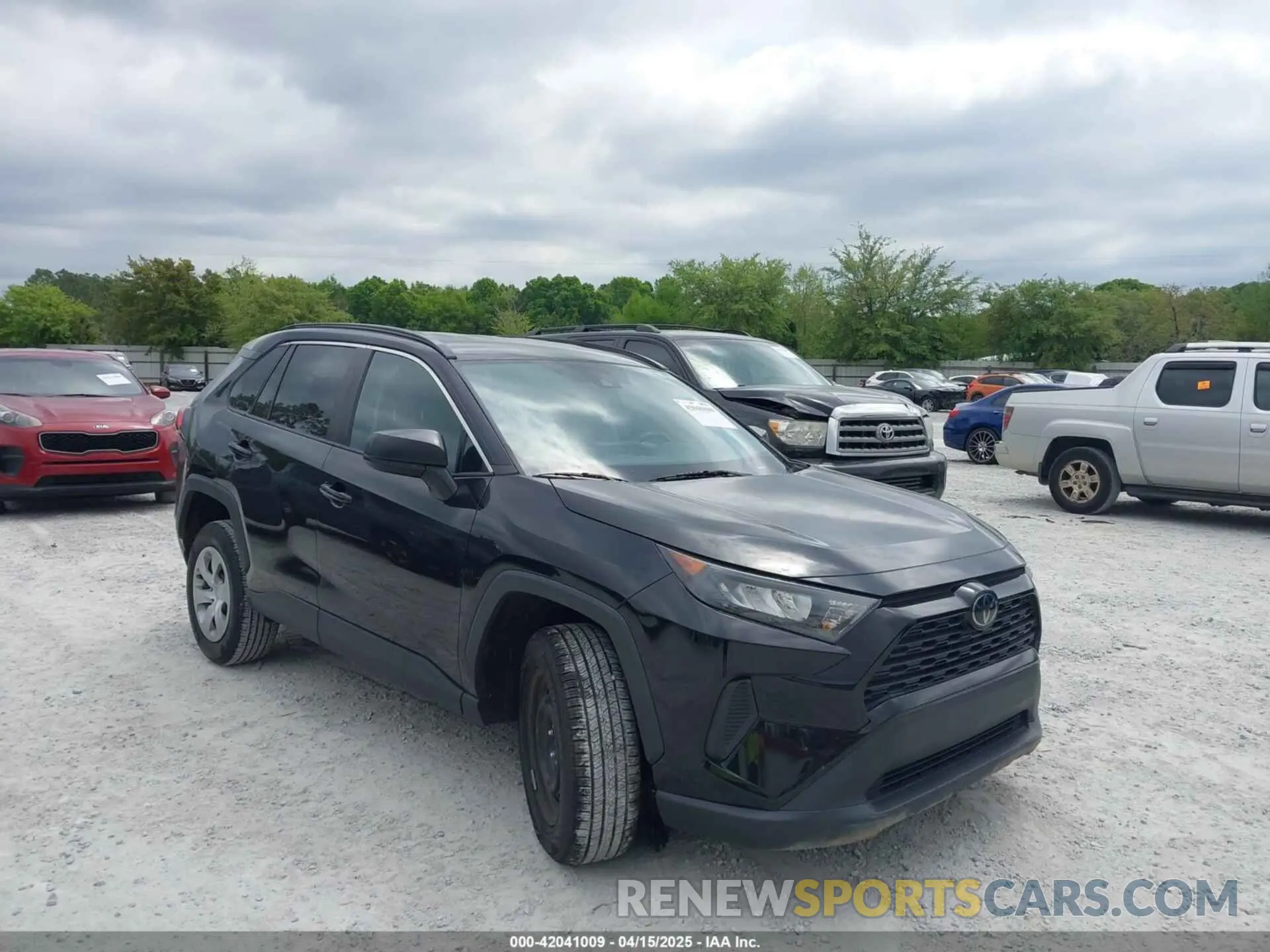 1 Photograph of a damaged car 2T3H1RFV5MW151120 TOYOTA RAV4 2021