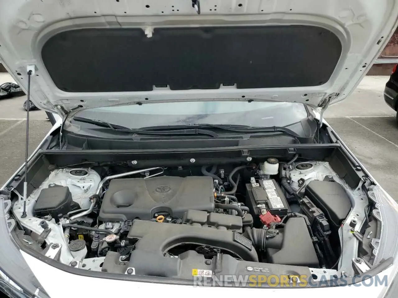 11 Photograph of a damaged car 2T3H1RFV5MW161906 TOYOTA RAV4 2021