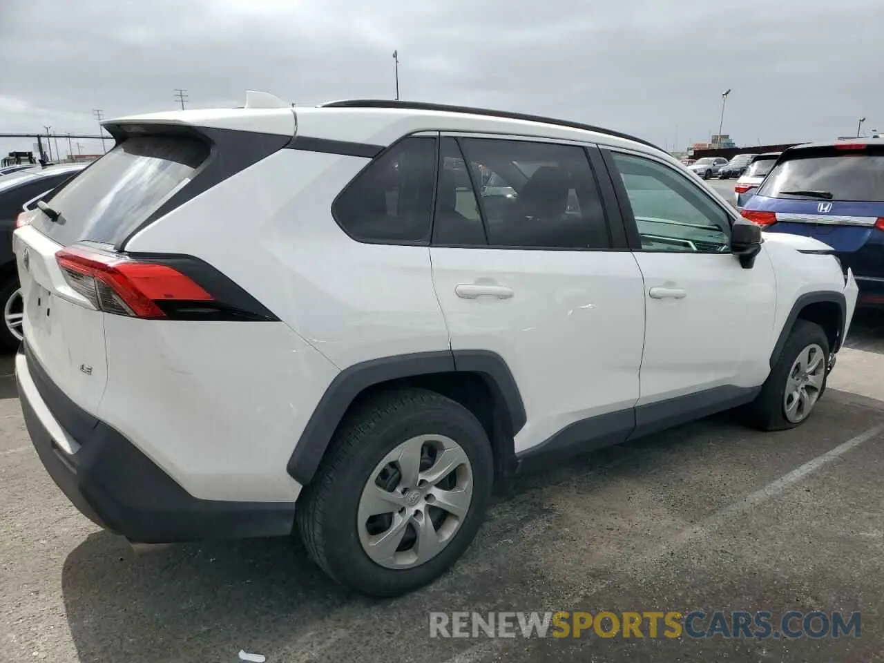 3 Photograph of a damaged car 2T3H1RFV5MW161906 TOYOTA RAV4 2021