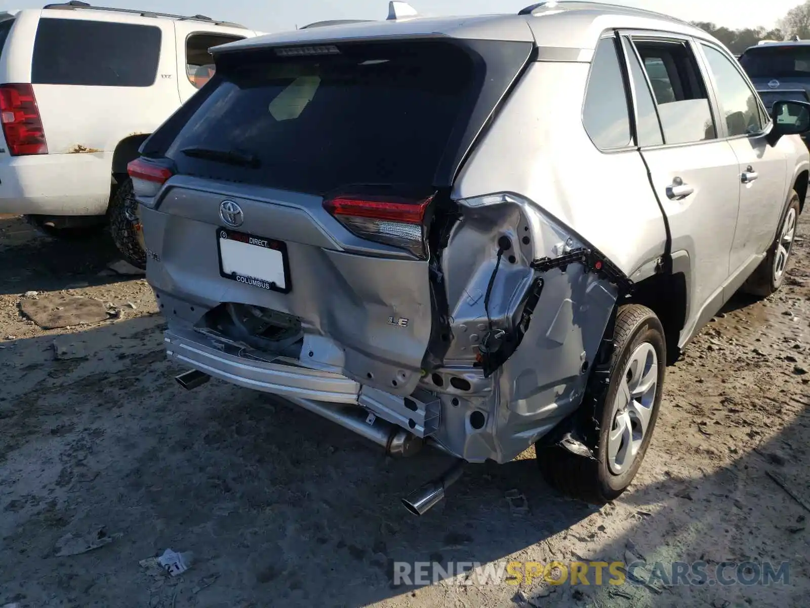 9 Photograph of a damaged car 2T3H1RFV5MW166930 TOYOTA RAV4 2021