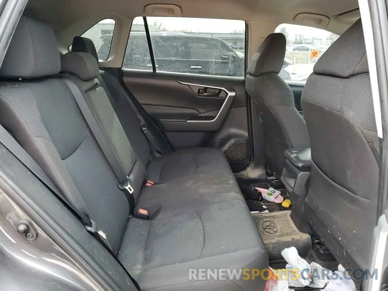 11 Photograph of a damaged car 2T3H1RFV5MW180603 TOYOTA RAV4 2021