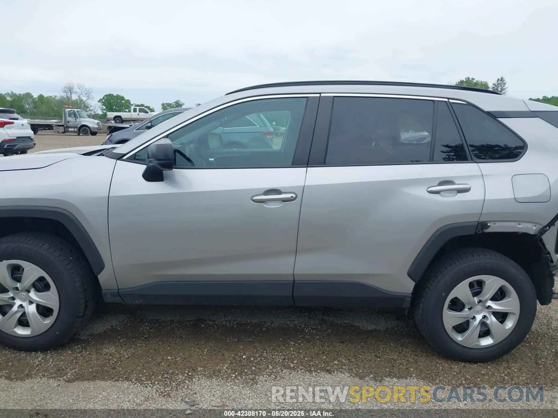 15 Photograph of a damaged car 2T3H1RFV5MW180990 TOYOTA RAV4 2021