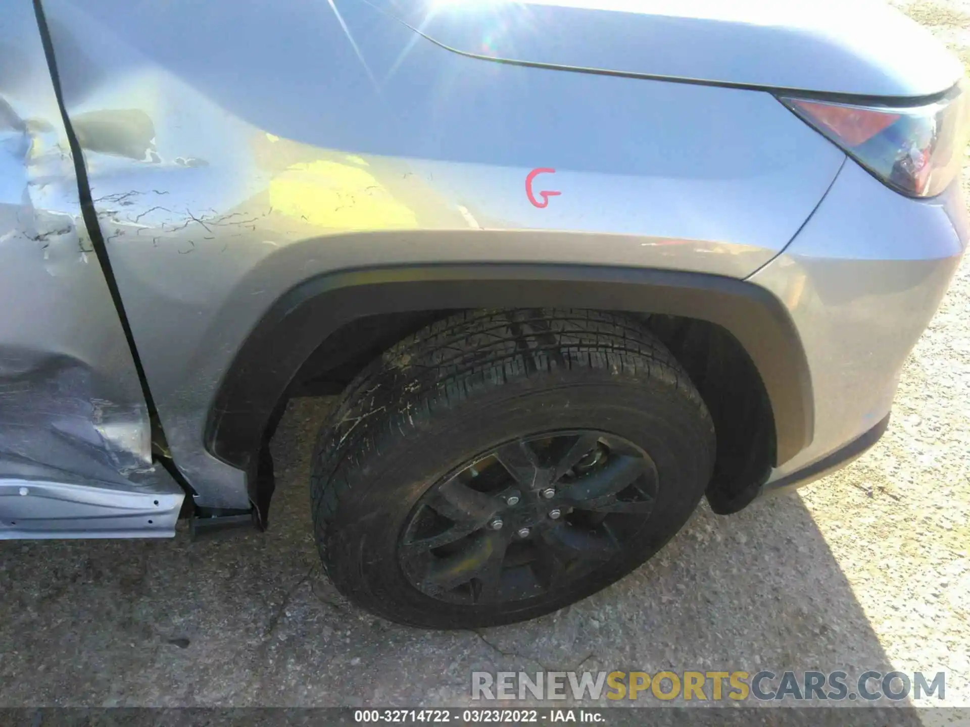 14 Photograph of a damaged car 2T3H1RFV5MW181007 TOYOTA RAV4 2021