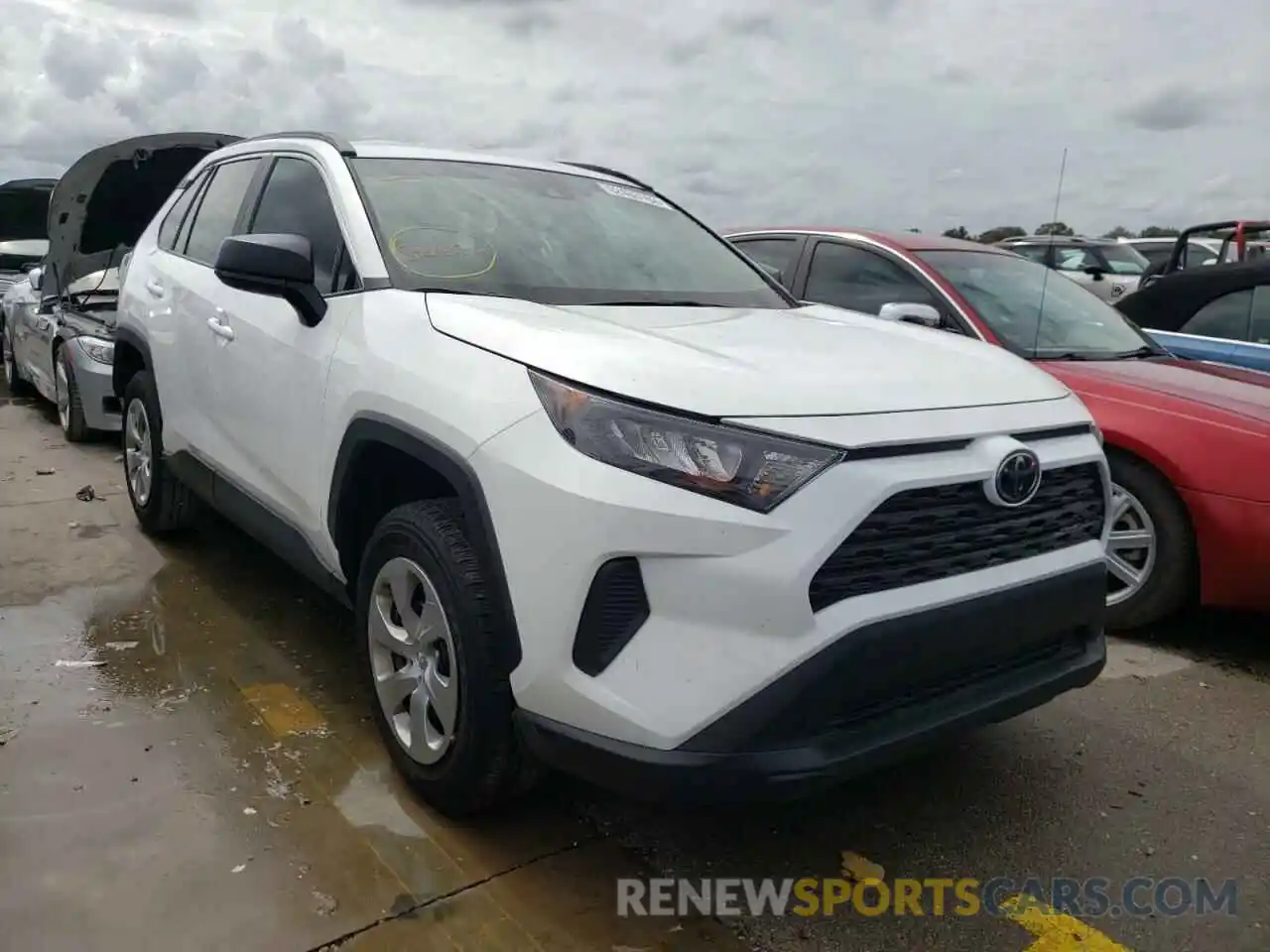 1 Photograph of a damaged car 2T3H1RFV5MW183162 TOYOTA RAV4 2021