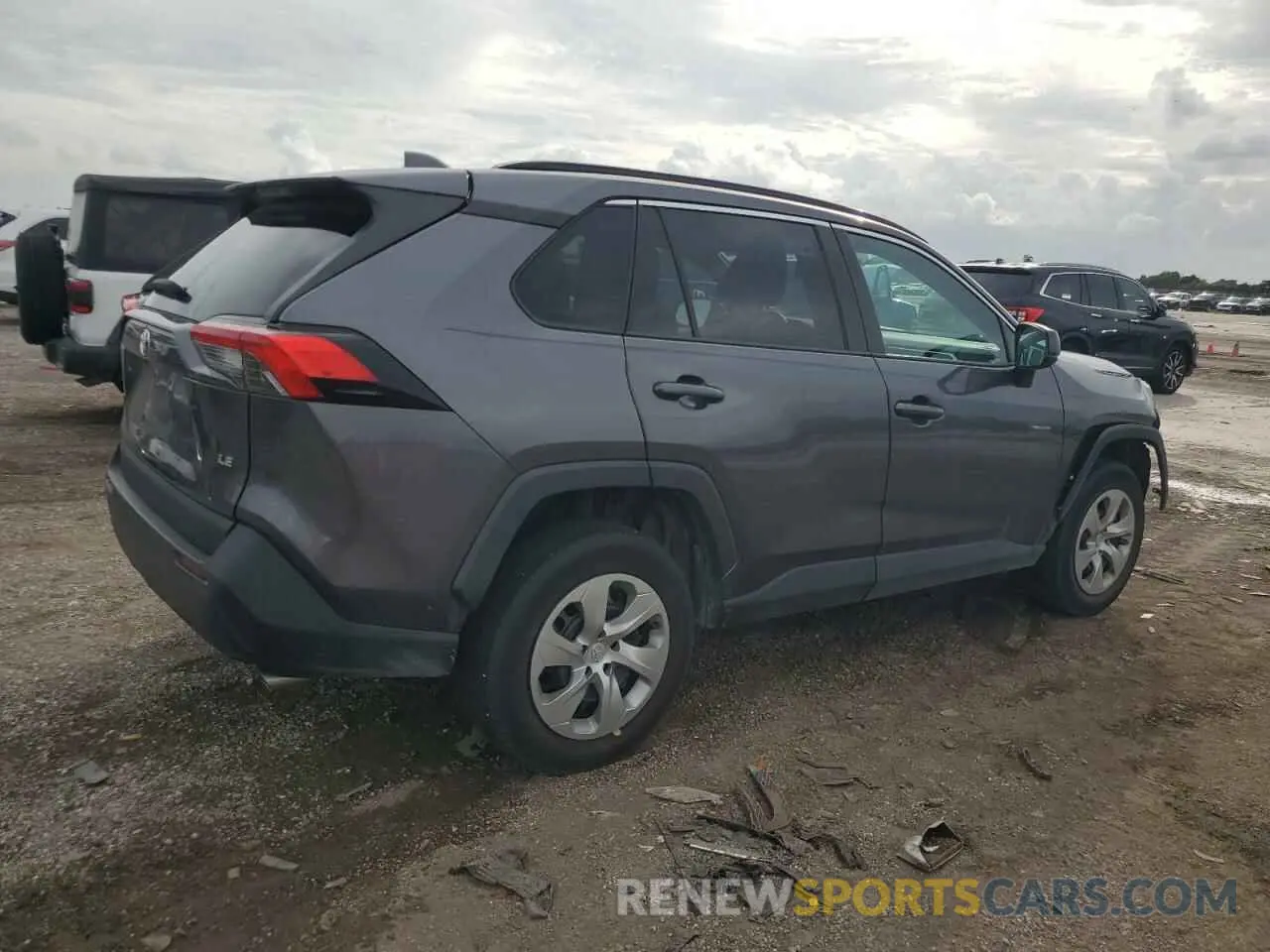 3 Photograph of a damaged car 2T3H1RFV6MC100730 TOYOTA RAV4 2021