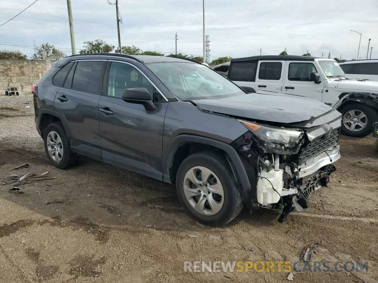 4 Photograph of a damaged car 2T3H1RFV6MC100730 TOYOTA RAV4 2021