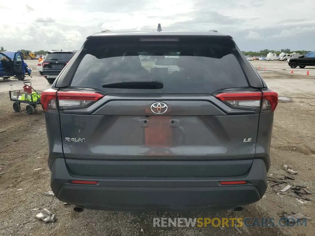 6 Photograph of a damaged car 2T3H1RFV6MC100730 TOYOTA RAV4 2021