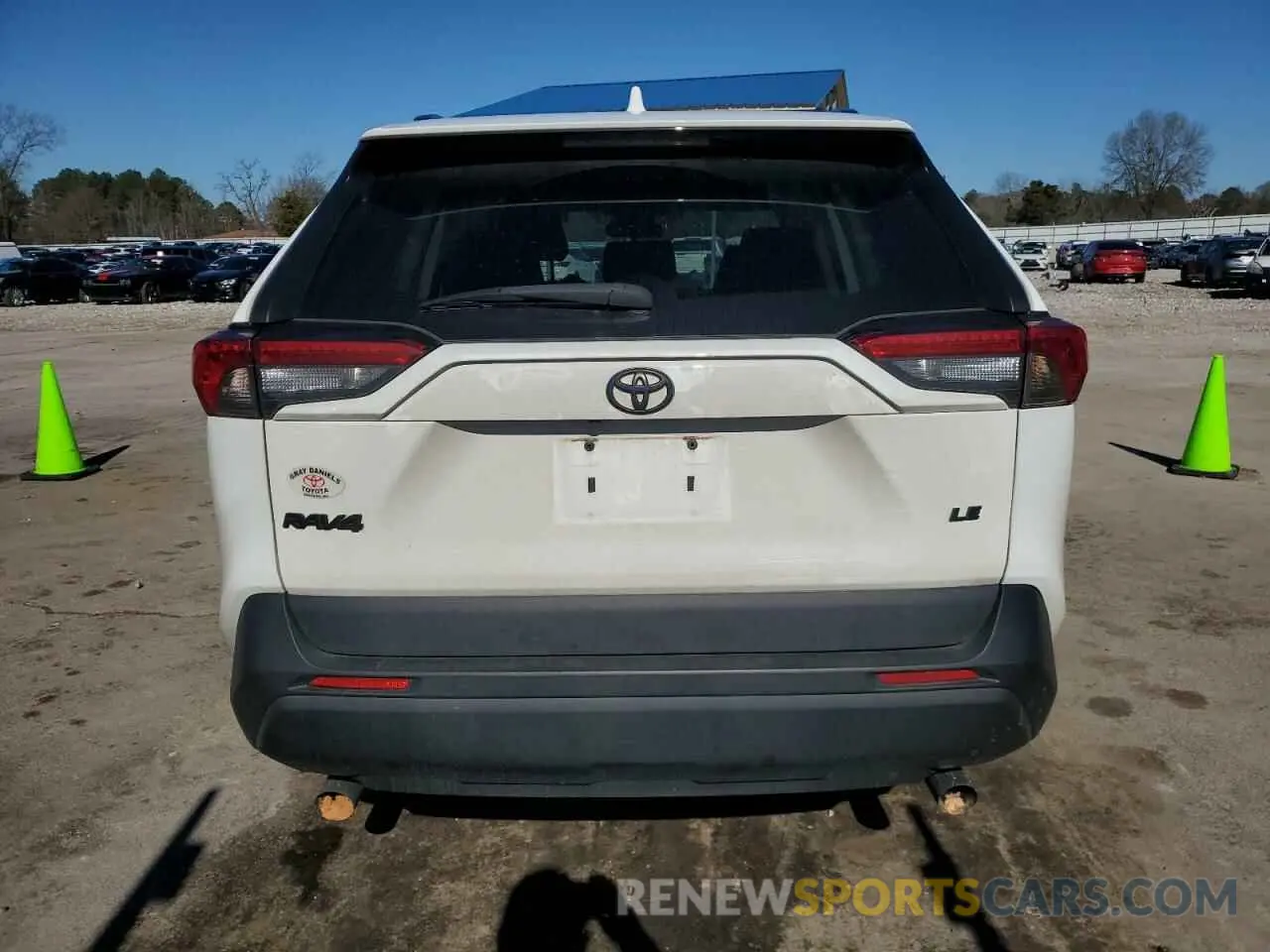 6 Photograph of a damaged car 2T3H1RFV6MC138197 TOYOTA RAV4 2021