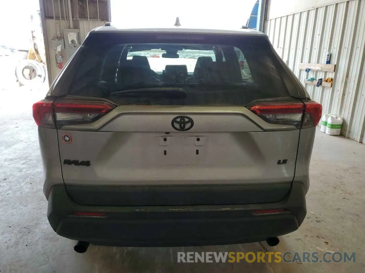 6 Photograph of a damaged car 2T3H1RFV6MC139057 TOYOTA RAV4 2021