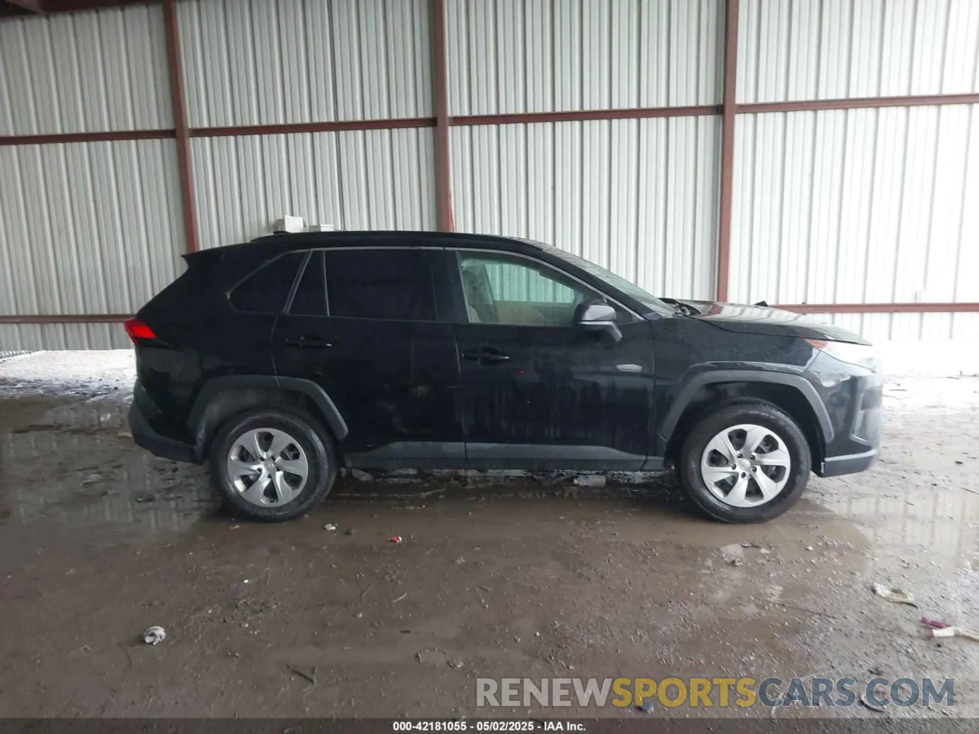 13 Photograph of a damaged car 2T3H1RFV6MC144310 TOYOTA RAV4 2021