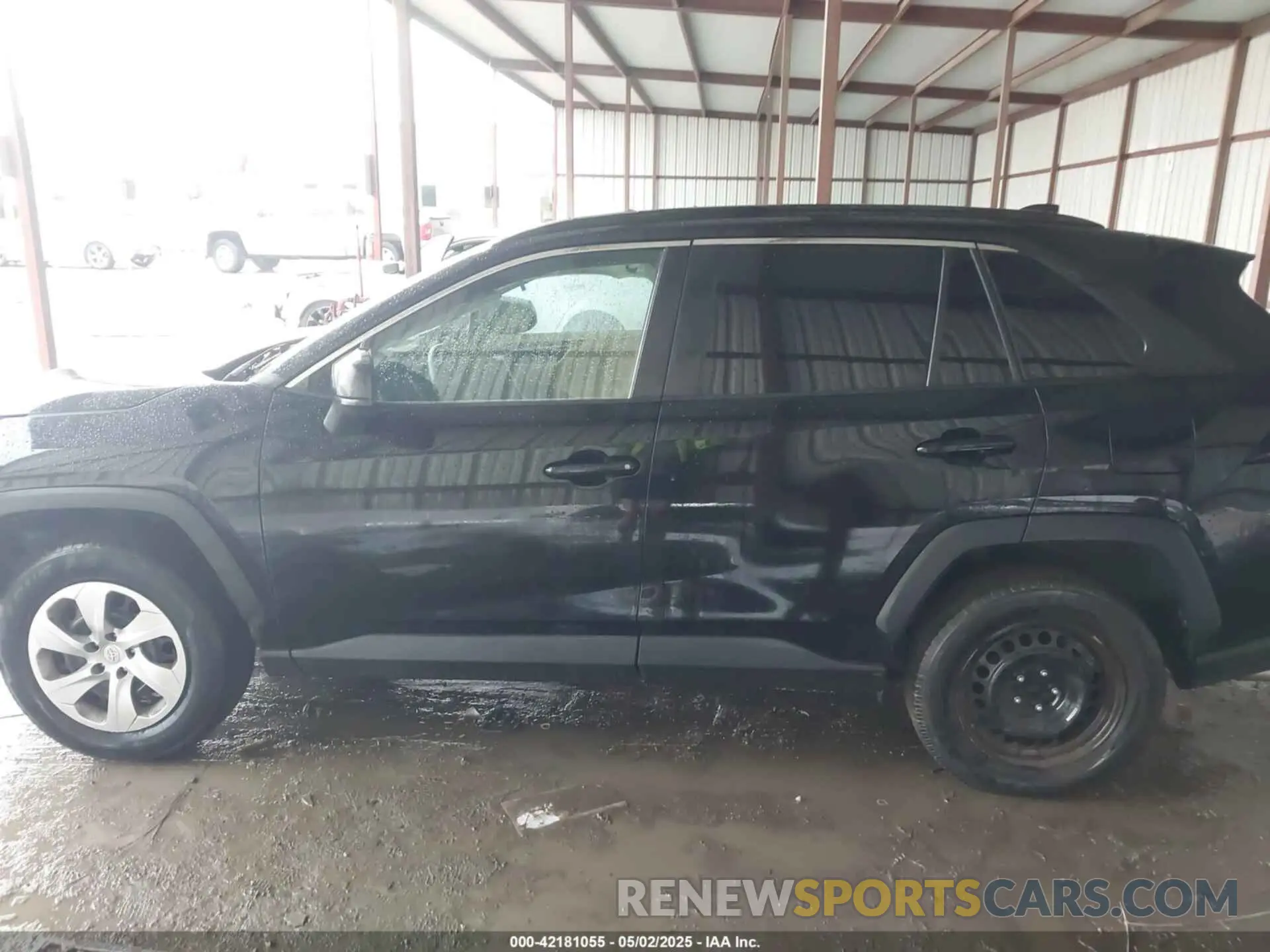 14 Photograph of a damaged car 2T3H1RFV6MC144310 TOYOTA RAV4 2021