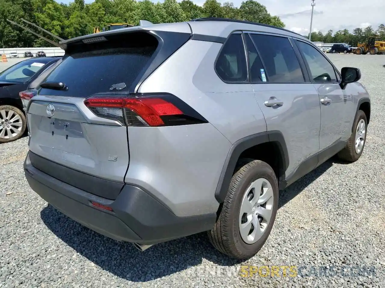 4 Photograph of a damaged car 2T3H1RFV6MC148339 TOYOTA RAV4 2021