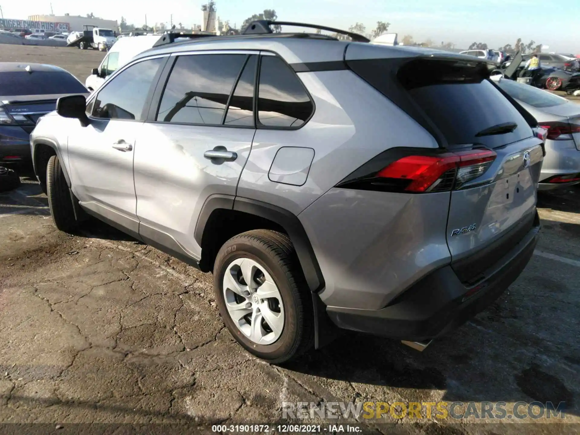 3 Photograph of a damaged car 2T3H1RFV6MW103853 TOYOTA RAV4 2021