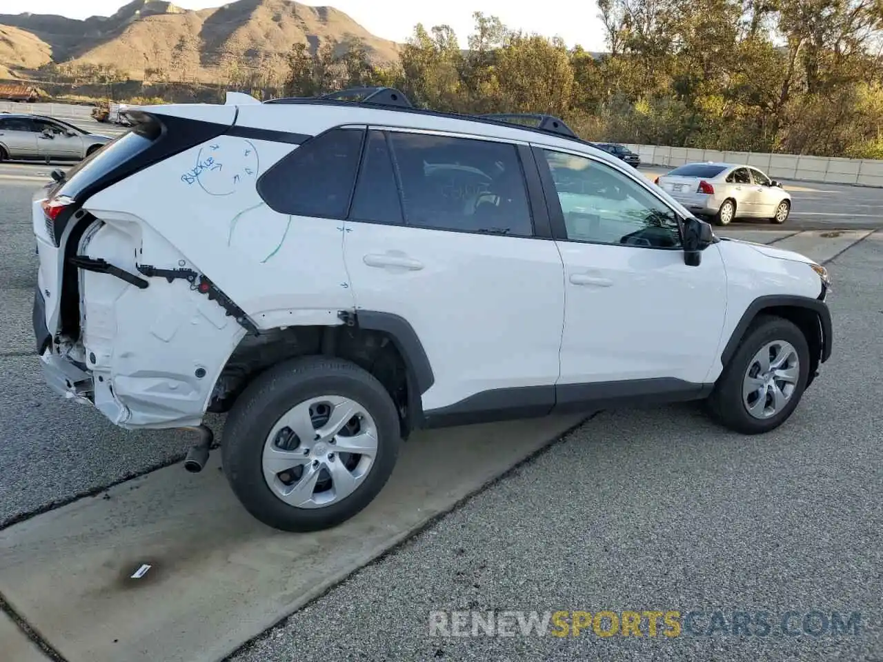 3 Photograph of a damaged car 2T3H1RFV6MW107546 TOYOTA RAV4 2021