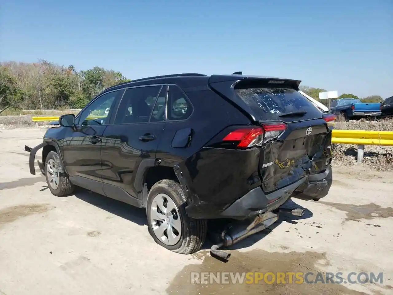 3 Photograph of a damaged car 2T3H1RFV6MW135511 TOYOTA RAV4 2021