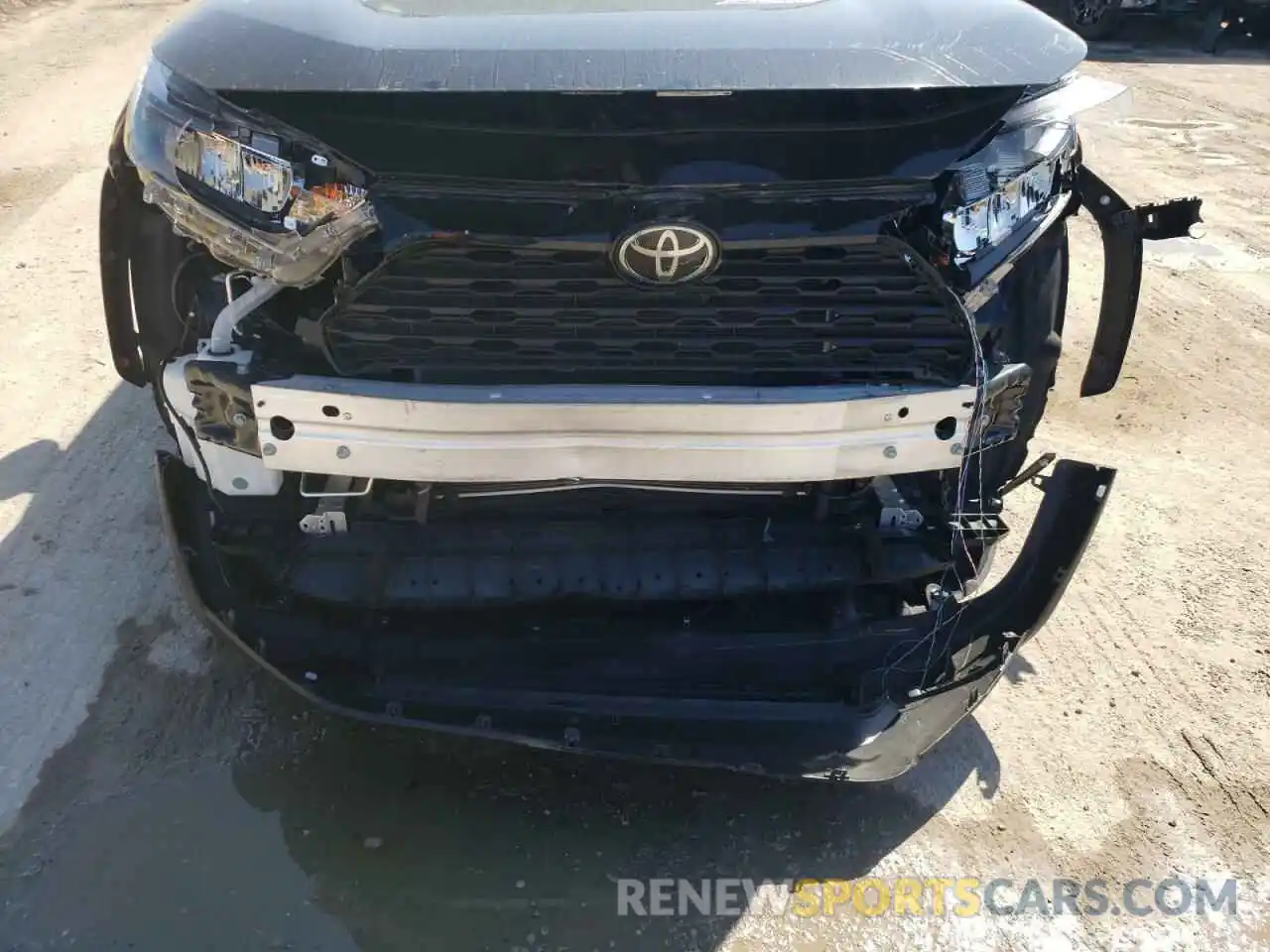 9 Photograph of a damaged car 2T3H1RFV6MW135511 TOYOTA RAV4 2021