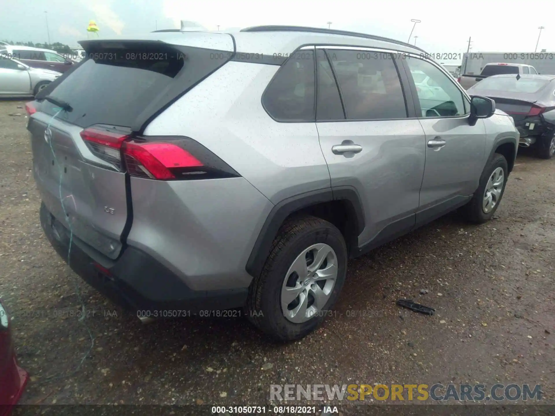 4 Photograph of a damaged car 2T3H1RFV6MW136397 TOYOTA RAV4 2021