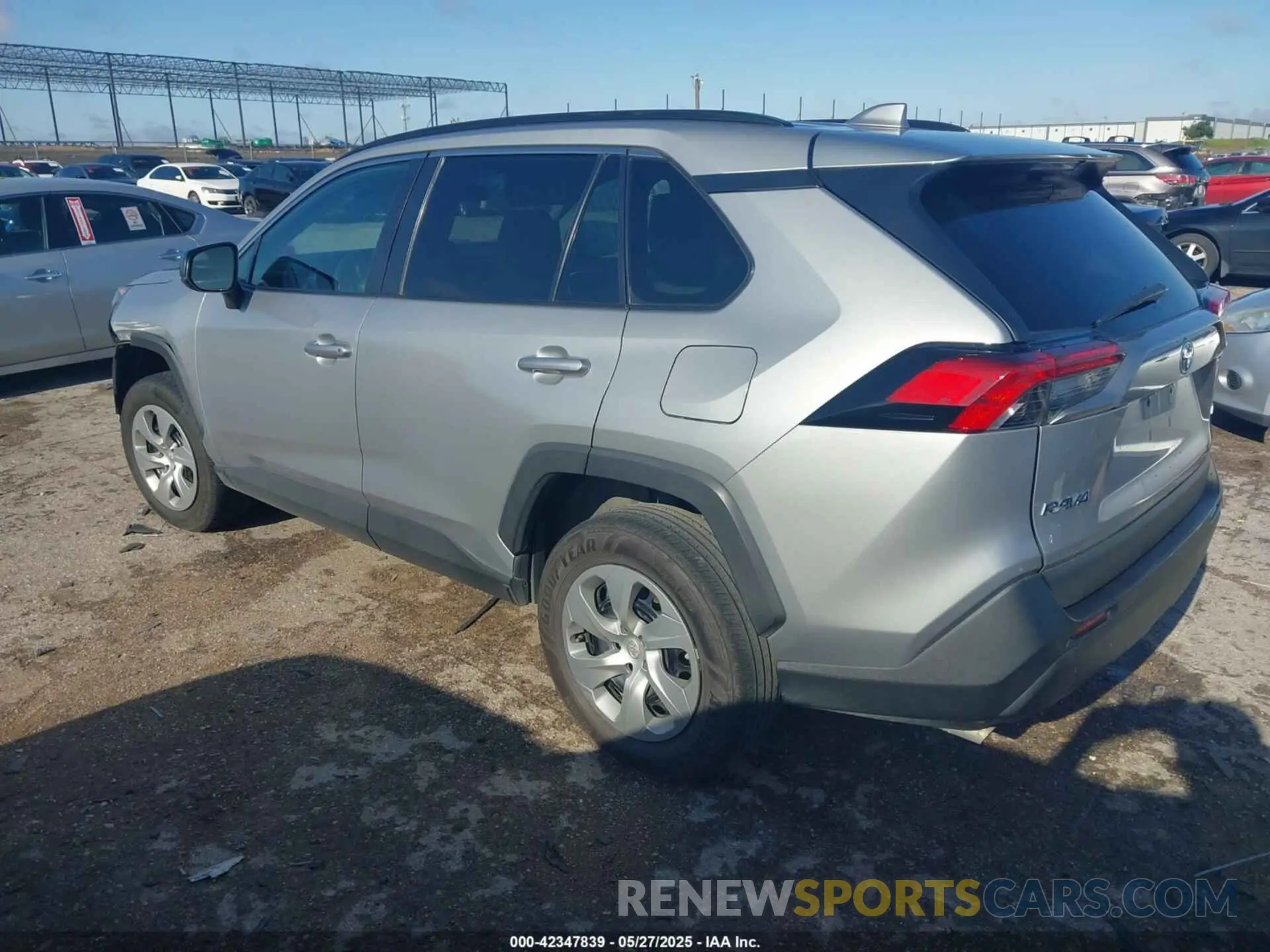 3 Photograph of a damaged car 2T3H1RFV6MW137050 TOYOTA RAV4 2021