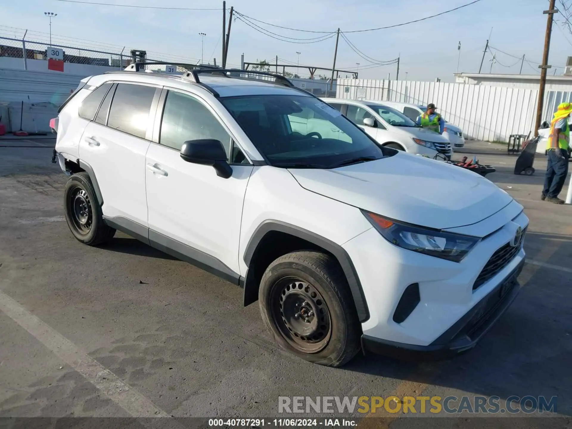 1 Photograph of a damaged car 2T3H1RFV6MW138893 TOYOTA RAV4 2021