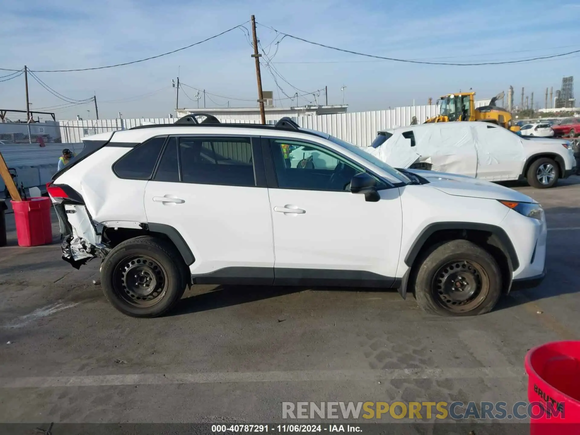 14 Photograph of a damaged car 2T3H1RFV6MW138893 TOYOTA RAV4 2021