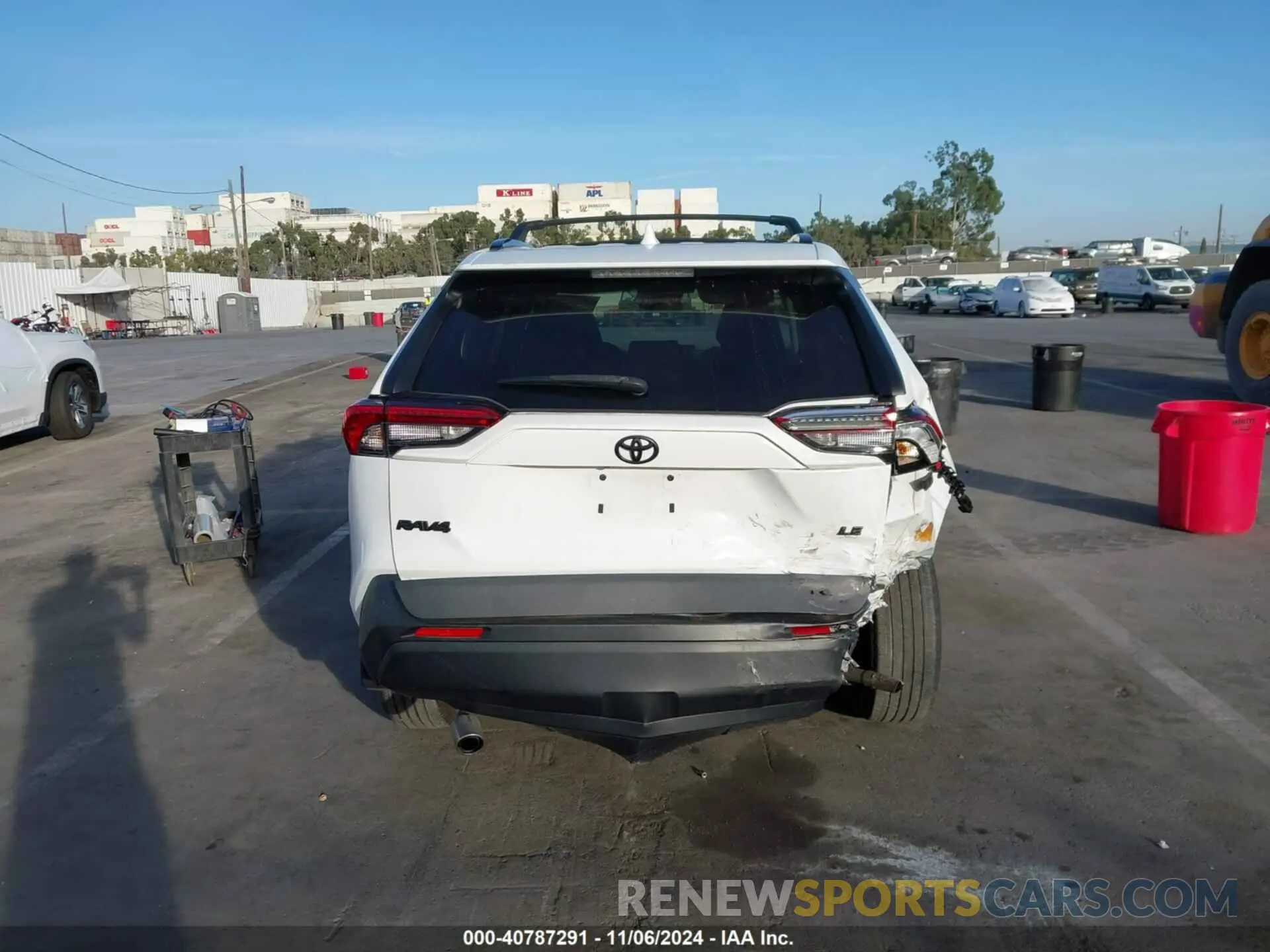 17 Photograph of a damaged car 2T3H1RFV6MW138893 TOYOTA RAV4 2021