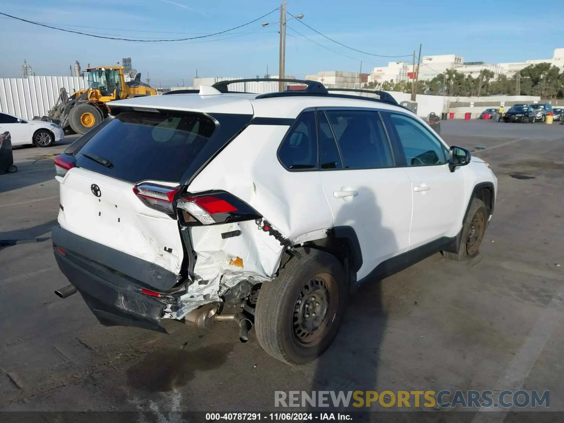 4 Photograph of a damaged car 2T3H1RFV6MW138893 TOYOTA RAV4 2021