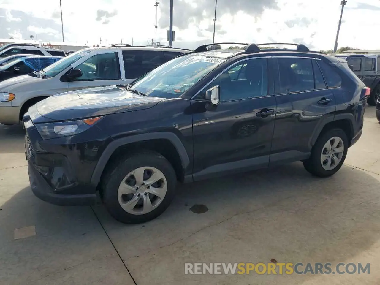 1 Photograph of a damaged car 2T3H1RFV6MW149926 TOYOTA RAV4 2021
