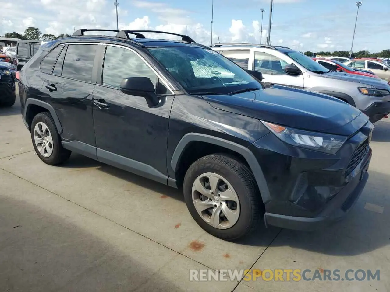 4 Photograph of a damaged car 2T3H1RFV6MW149926 TOYOTA RAV4 2021