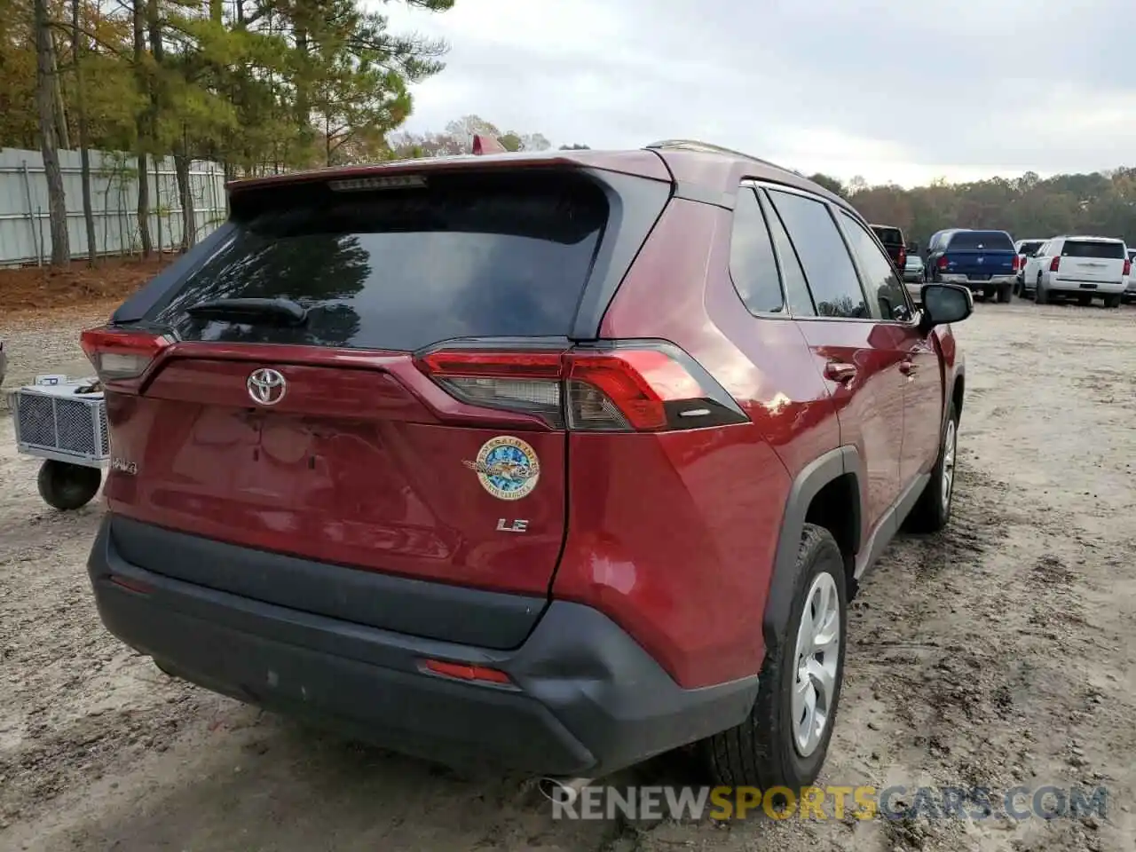 4 Photograph of a damaged car 2T3H1RFV6MW162384 TOYOTA RAV4 2021