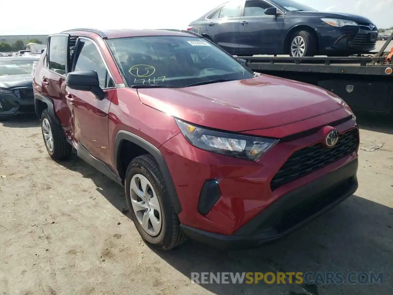 1 Photograph of a damaged car 2T3H1RFV6MW175684 TOYOTA RAV4 2021