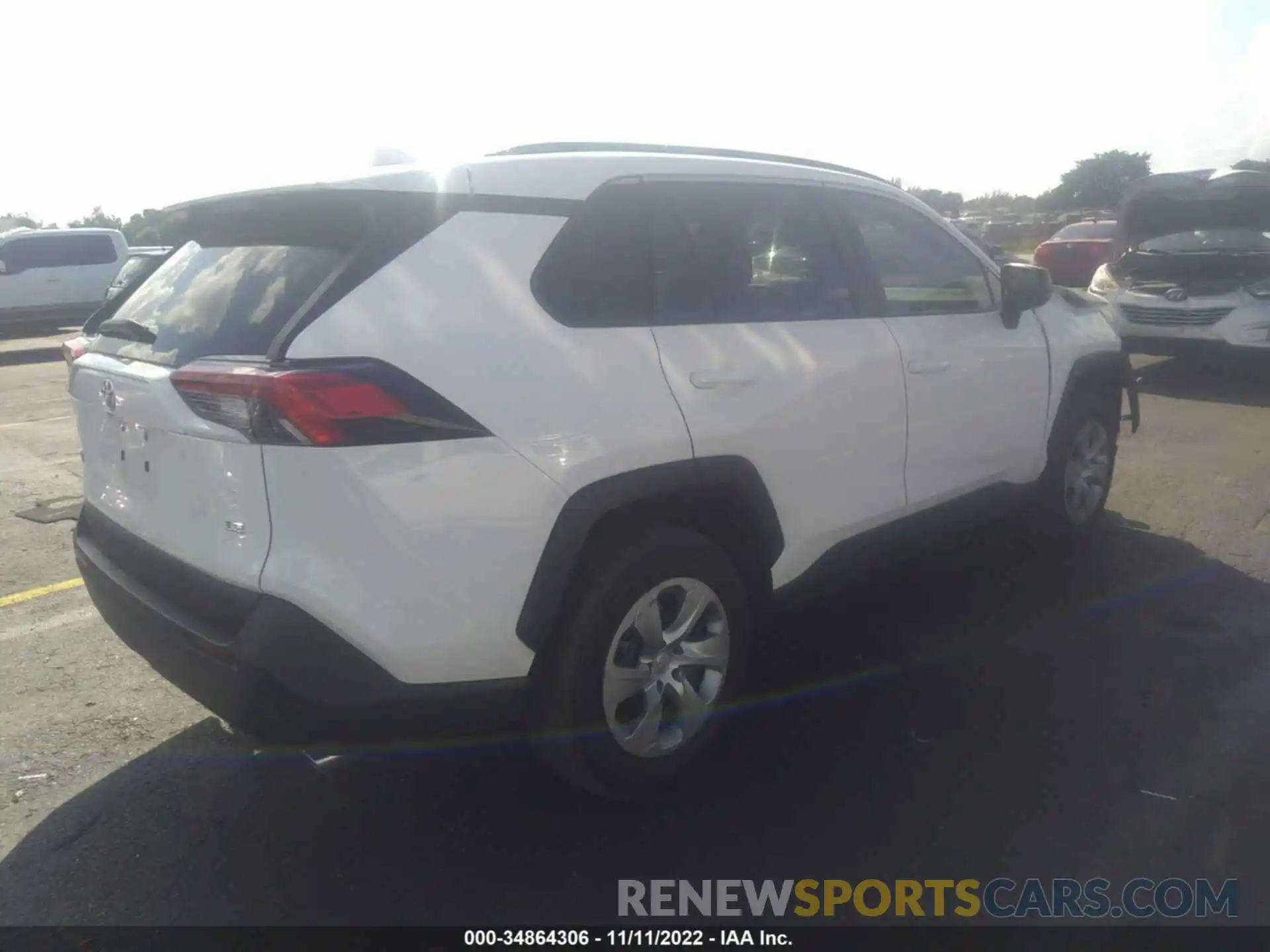 4 Photograph of a damaged car 2T3H1RFV6MW182523 TOYOTA RAV4 2021