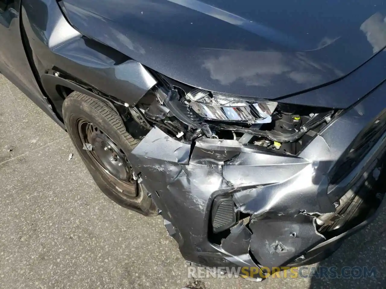 9 Photograph of a damaged car 2T3H1RFV7MC093545 TOYOTA RAV4 2021