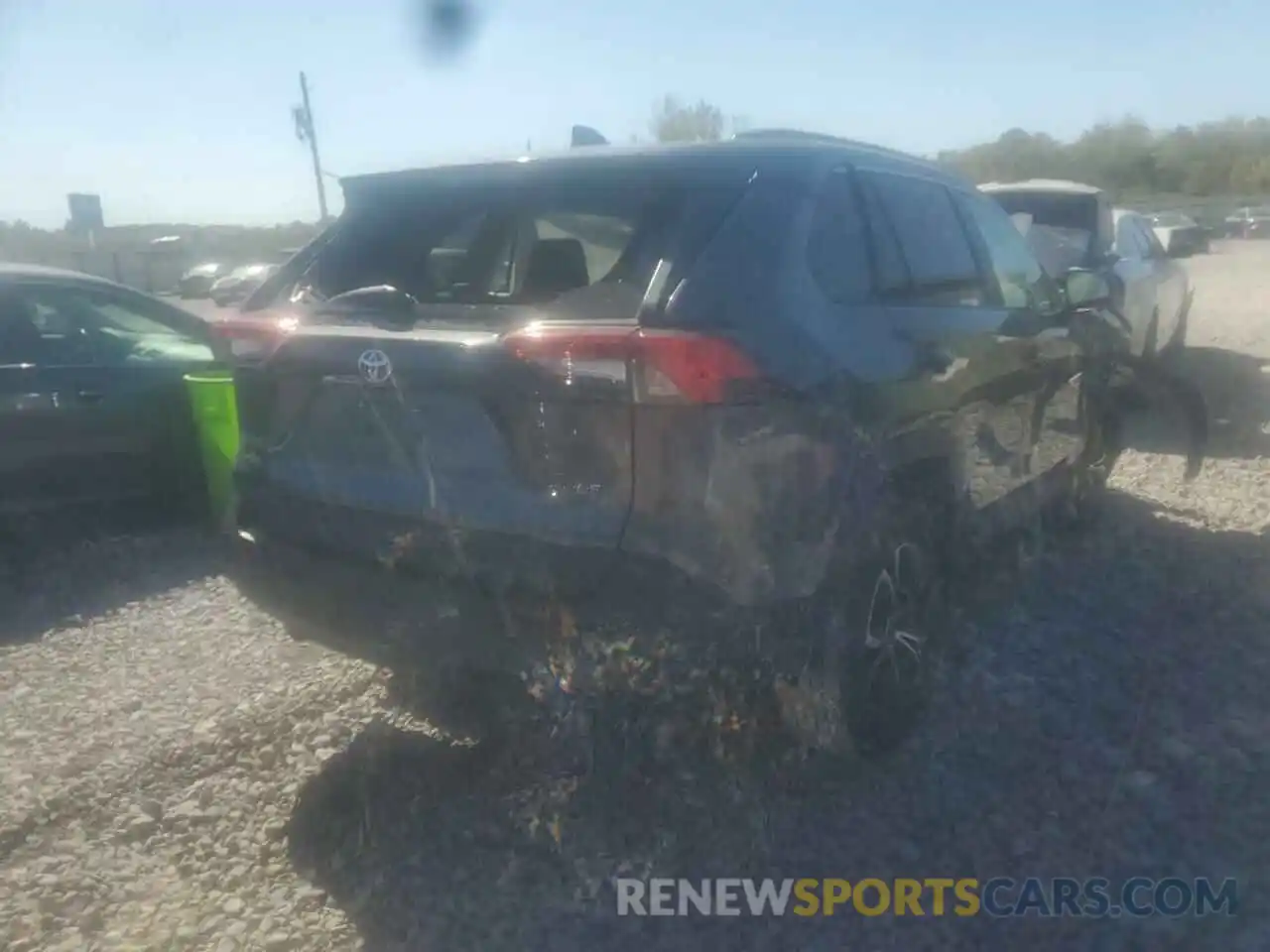 4 Photograph of a damaged car 2T3H1RFV7MC103992 TOYOTA RAV4 2021