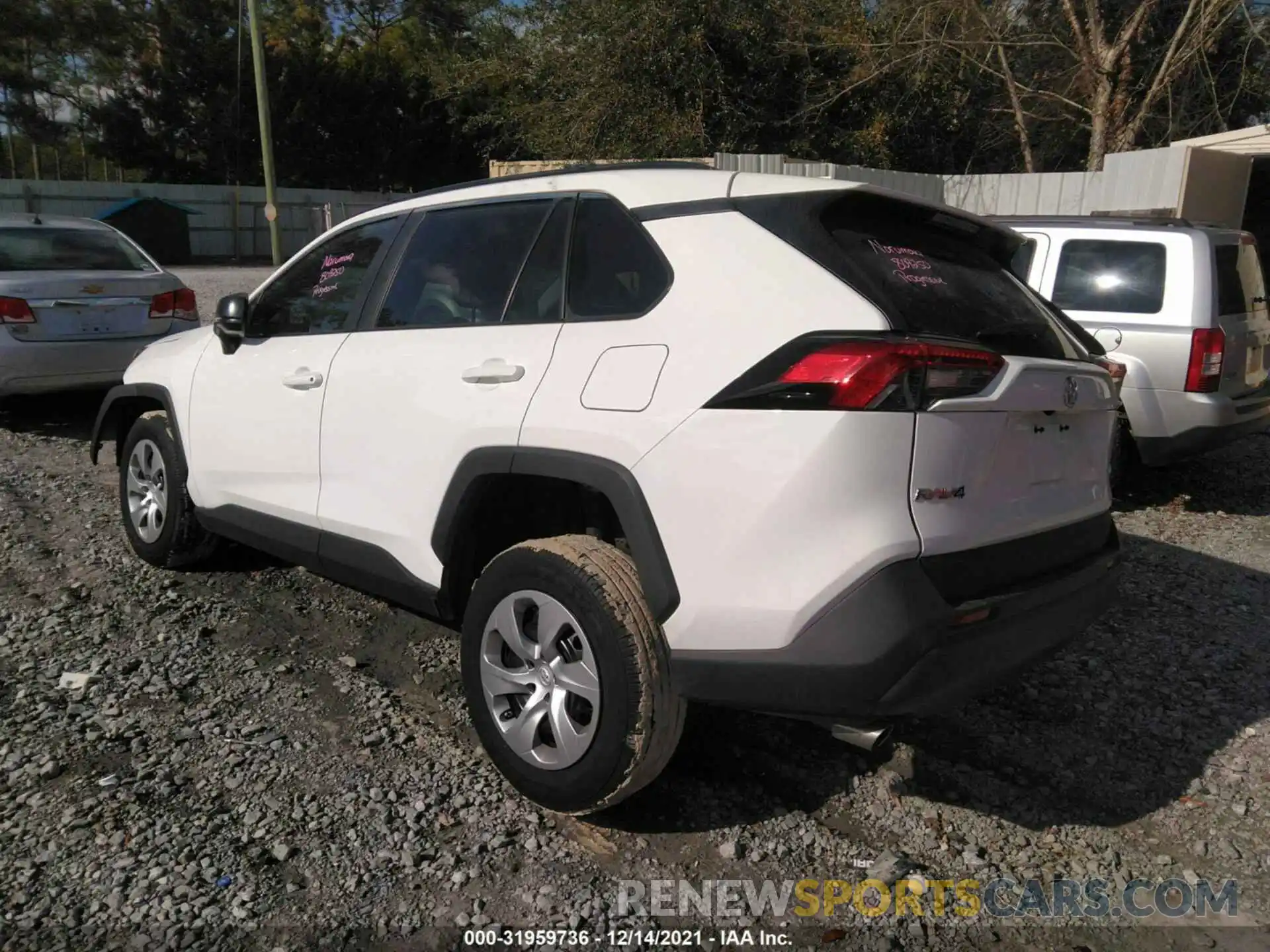 3 Photograph of a damaged car 2T3H1RFV7MC104382 TOYOTA RAV4 2021