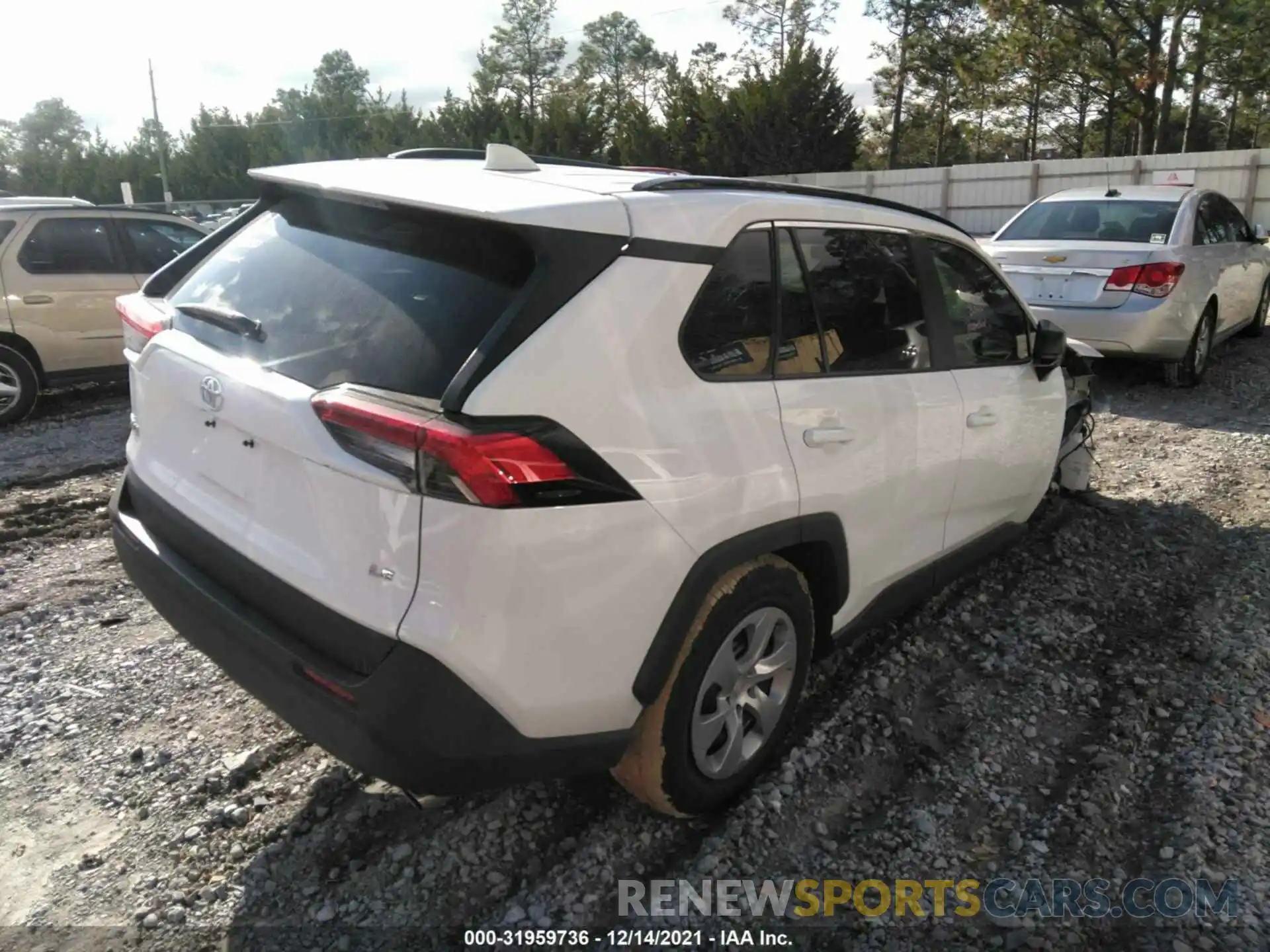 4 Photograph of a damaged car 2T3H1RFV7MC104382 TOYOTA RAV4 2021