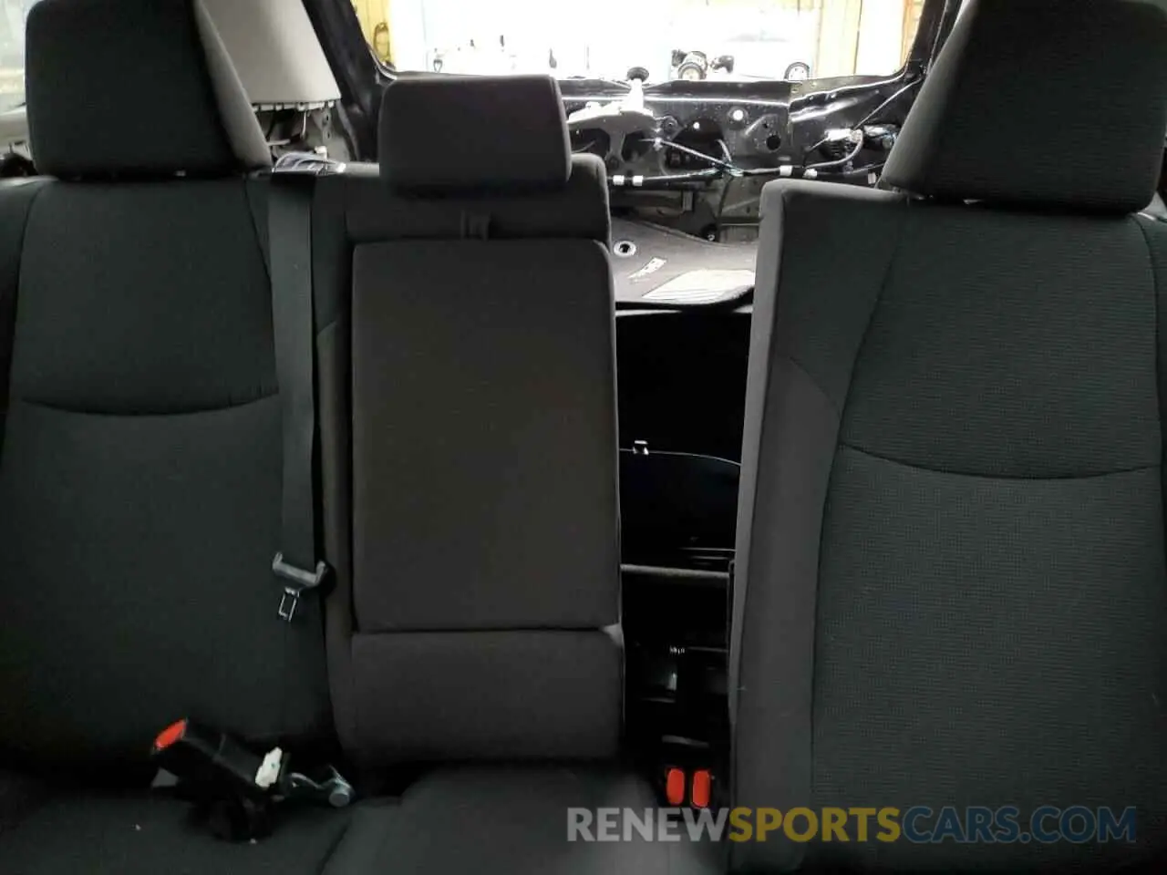 10 Photograph of a damaged car 2T3H1RFV7MC109615 TOYOTA RAV4 2021