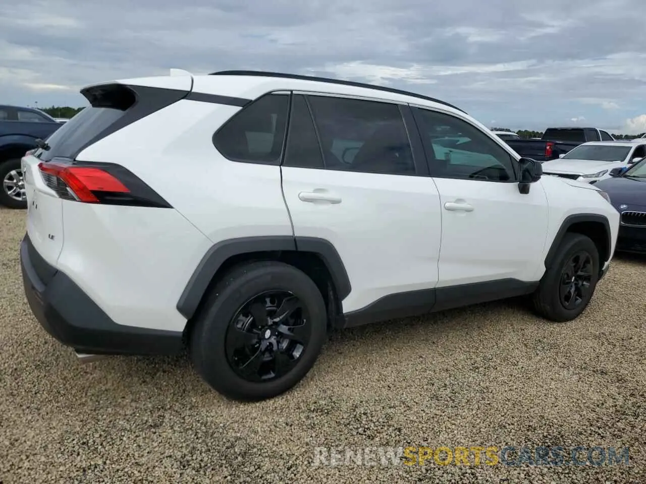 3 Photograph of a damaged car 2T3H1RFV7MC113163 TOYOTA RAV4 2021