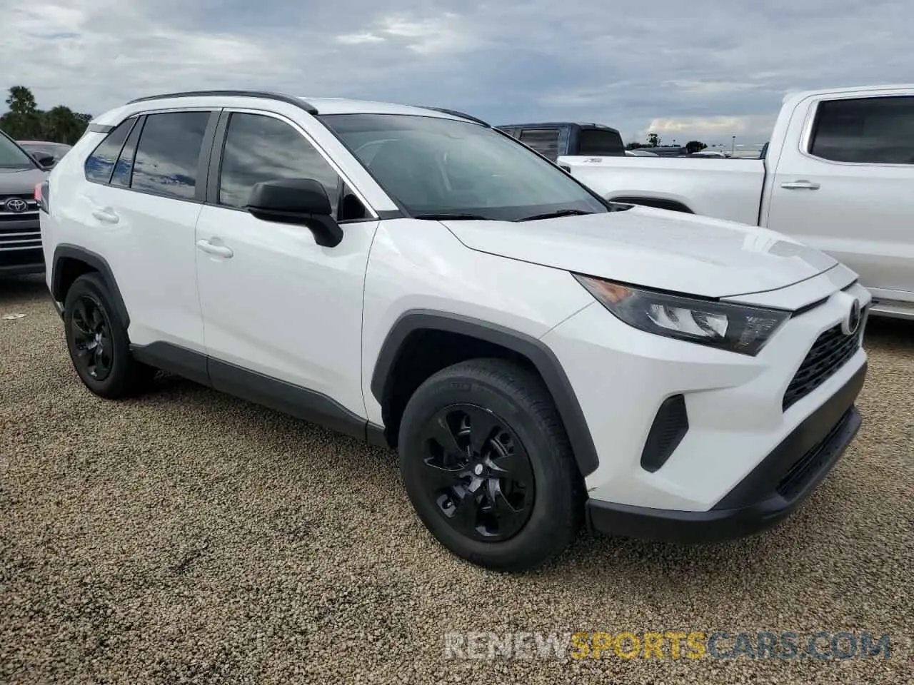 4 Photograph of a damaged car 2T3H1RFV7MC113163 TOYOTA RAV4 2021