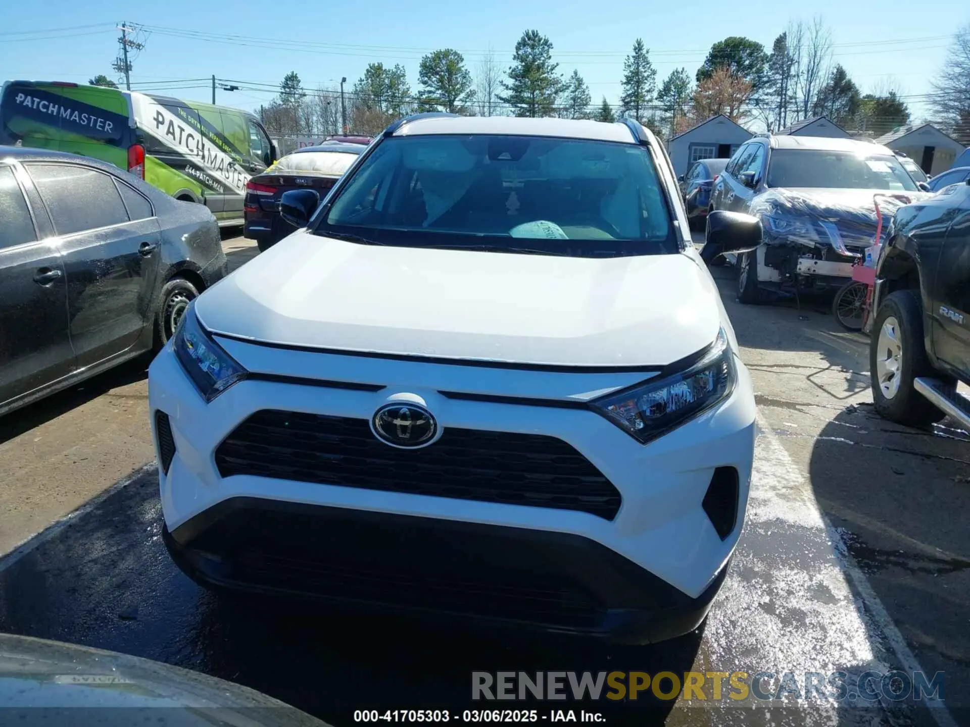 12 Photograph of a damaged car 2T3H1RFV7MC121831 TOYOTA RAV4 2021