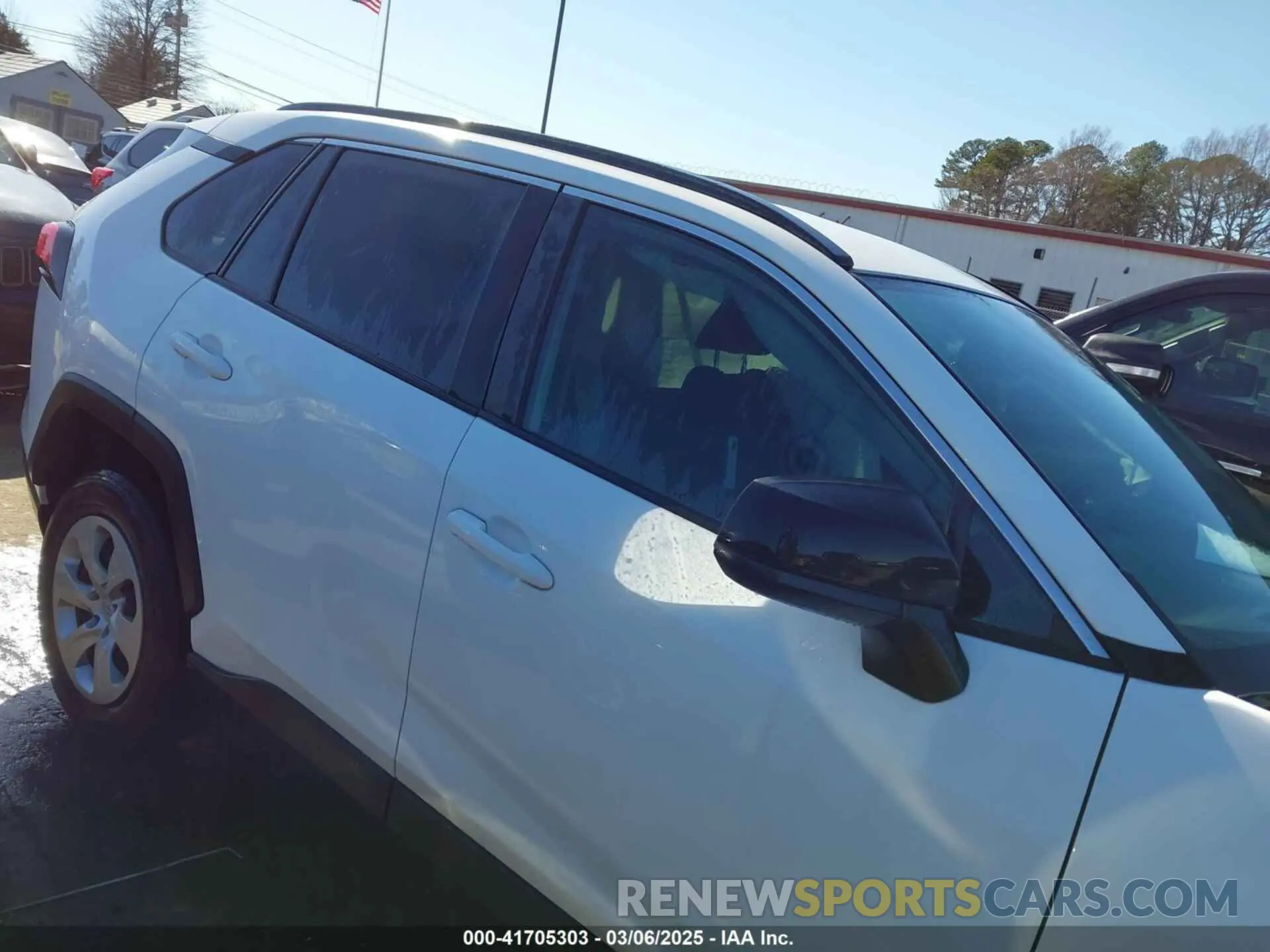 13 Photograph of a damaged car 2T3H1RFV7MC121831 TOYOTA RAV4 2021